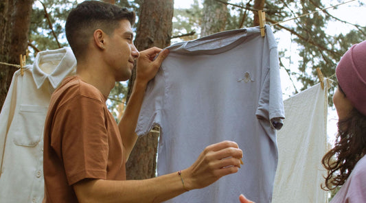 El mantenimiento de la ropa sostenible: Cómo cuidar tus prendas y el planeta