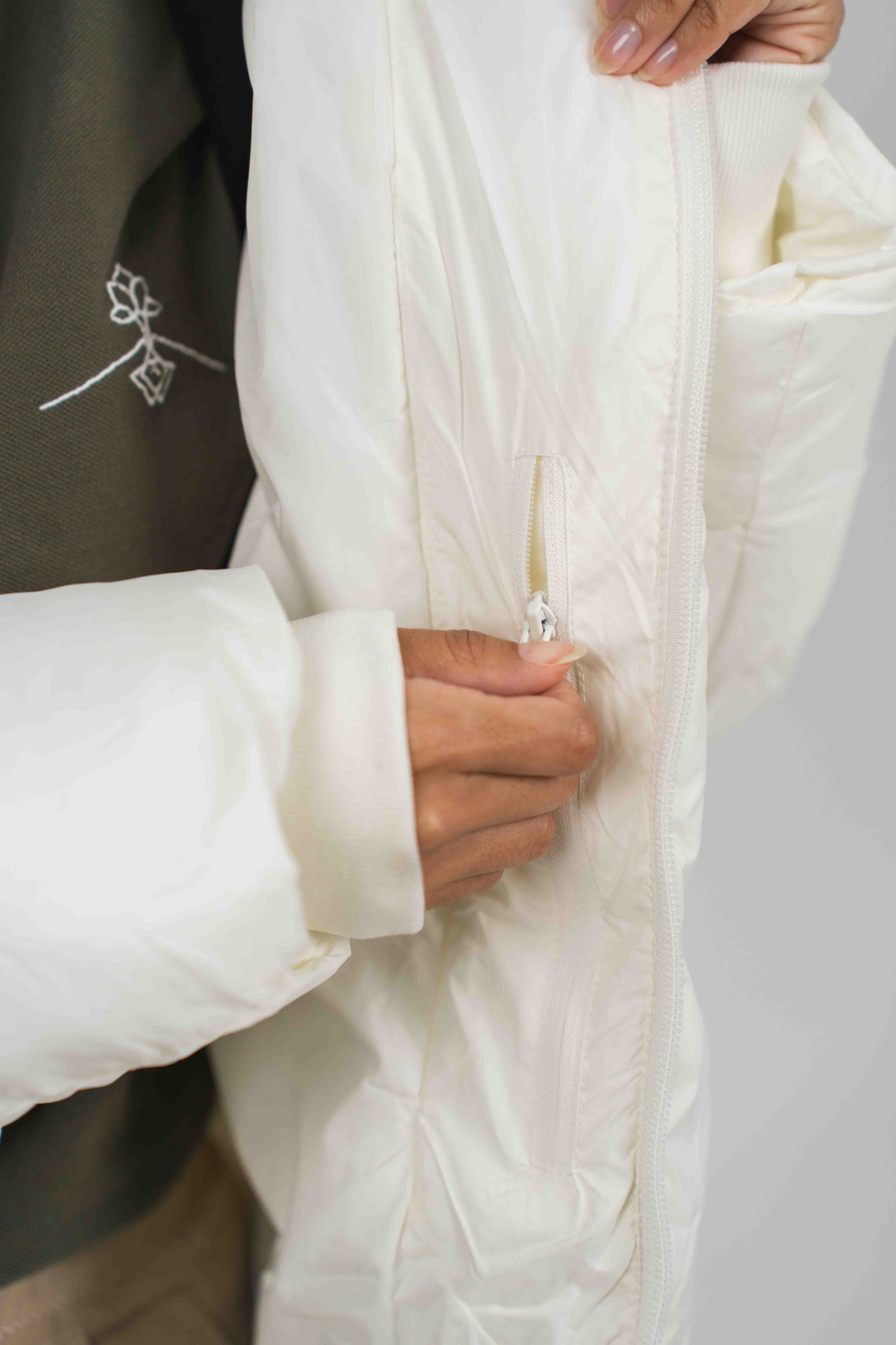 Anorak acolchado reciclado con capucha - Blanco