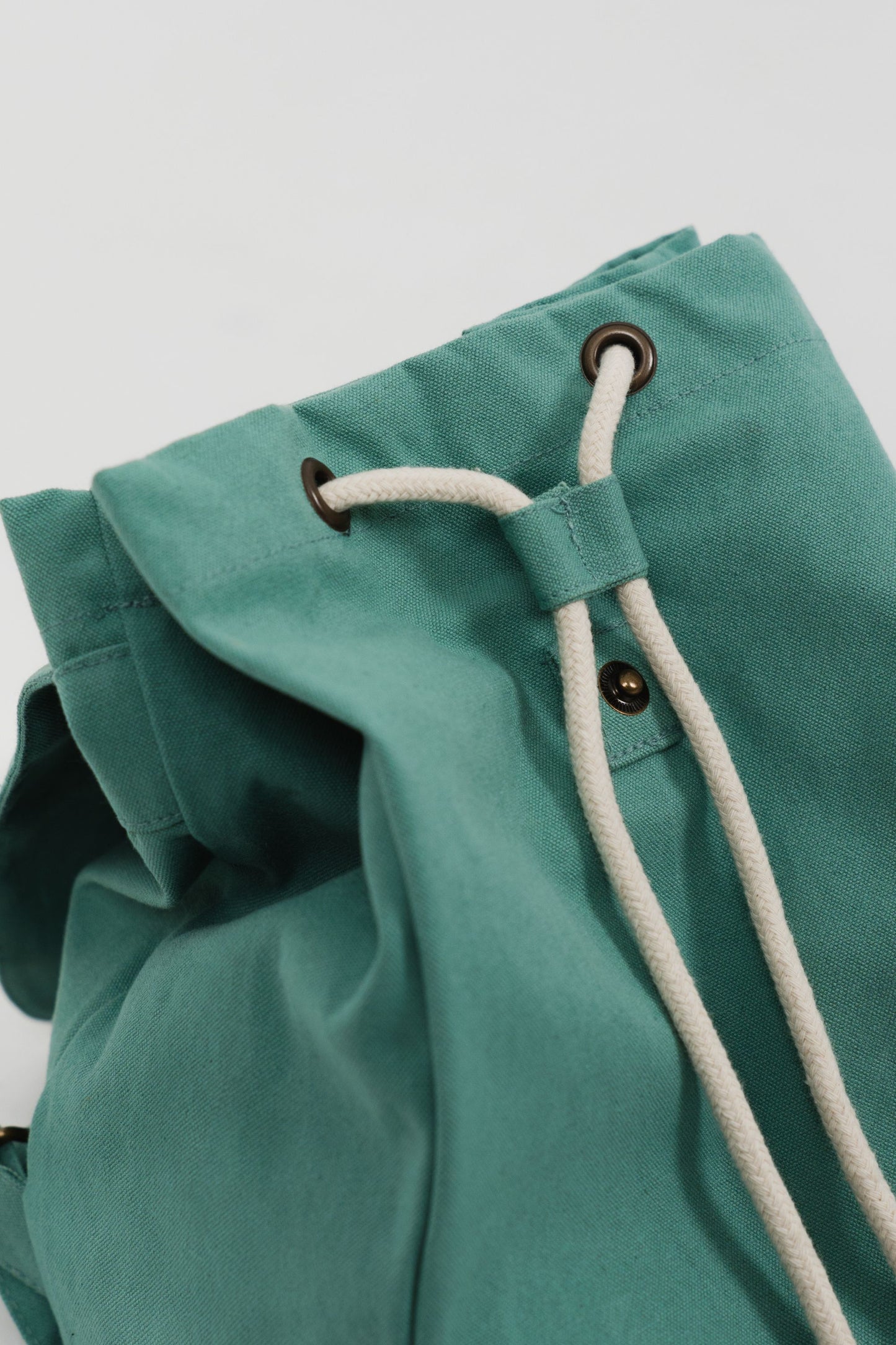 Mochila ligera cierre con cuerda - Verde Vintage