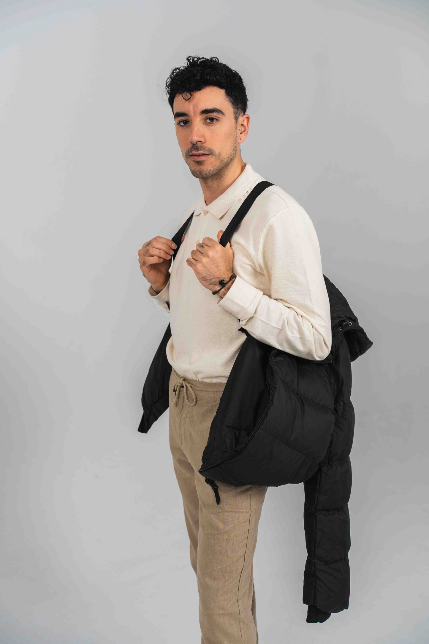 Anorak acolchado reciclado con capucha - Negro