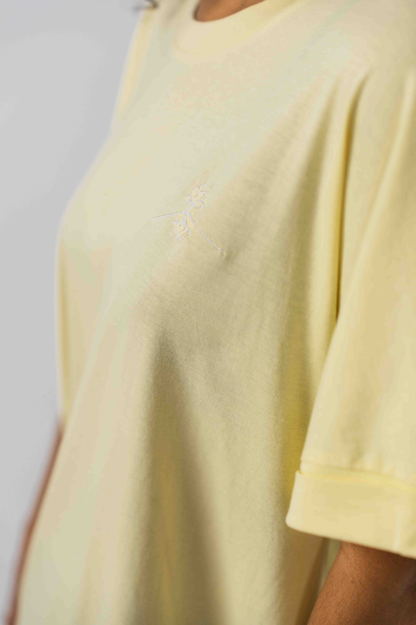 Camiseta oversize manga murciélago - Amarillo Fresco