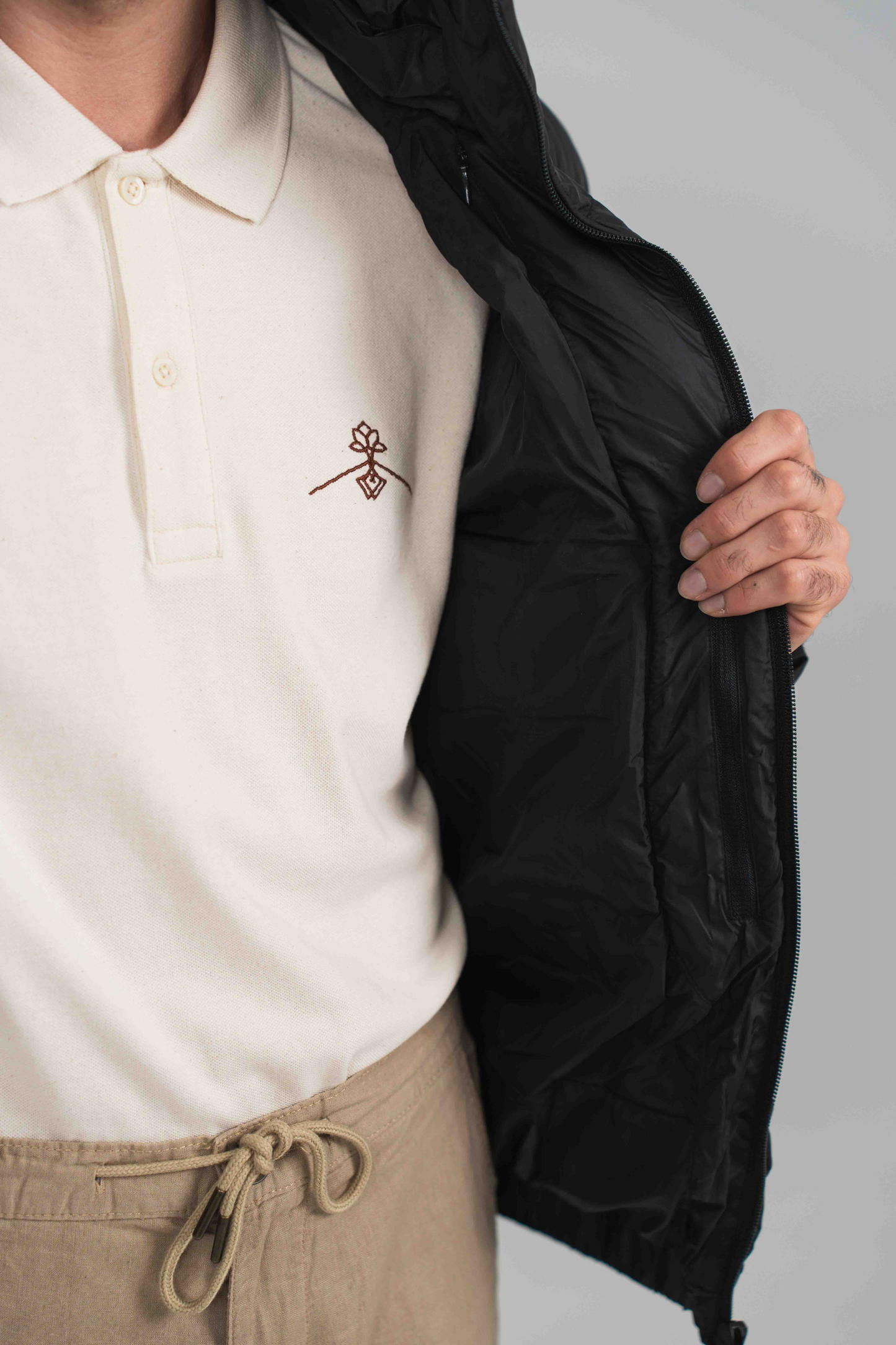 Anorak acolchado reciclado con capucha - Negro