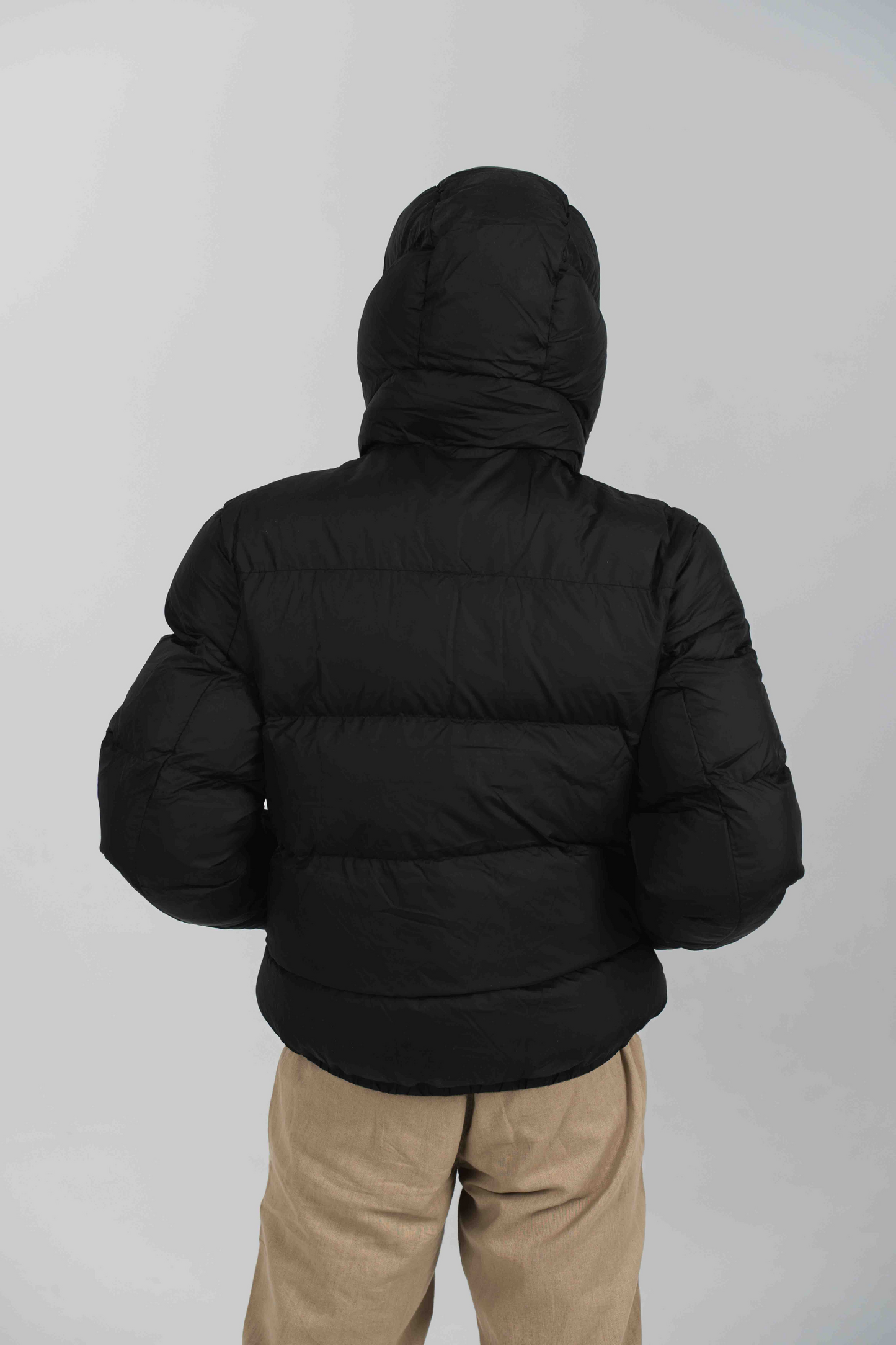 Anorak acolchado reciclado con capucha - Negro