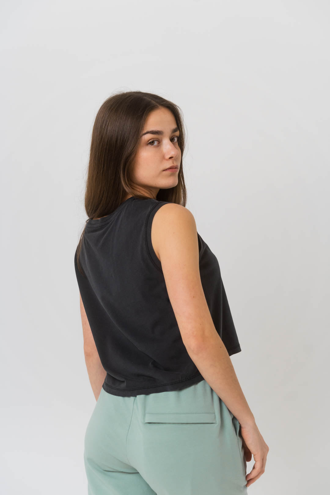 Camiseta crop sin mangas - Gris Carbón Antiguo
