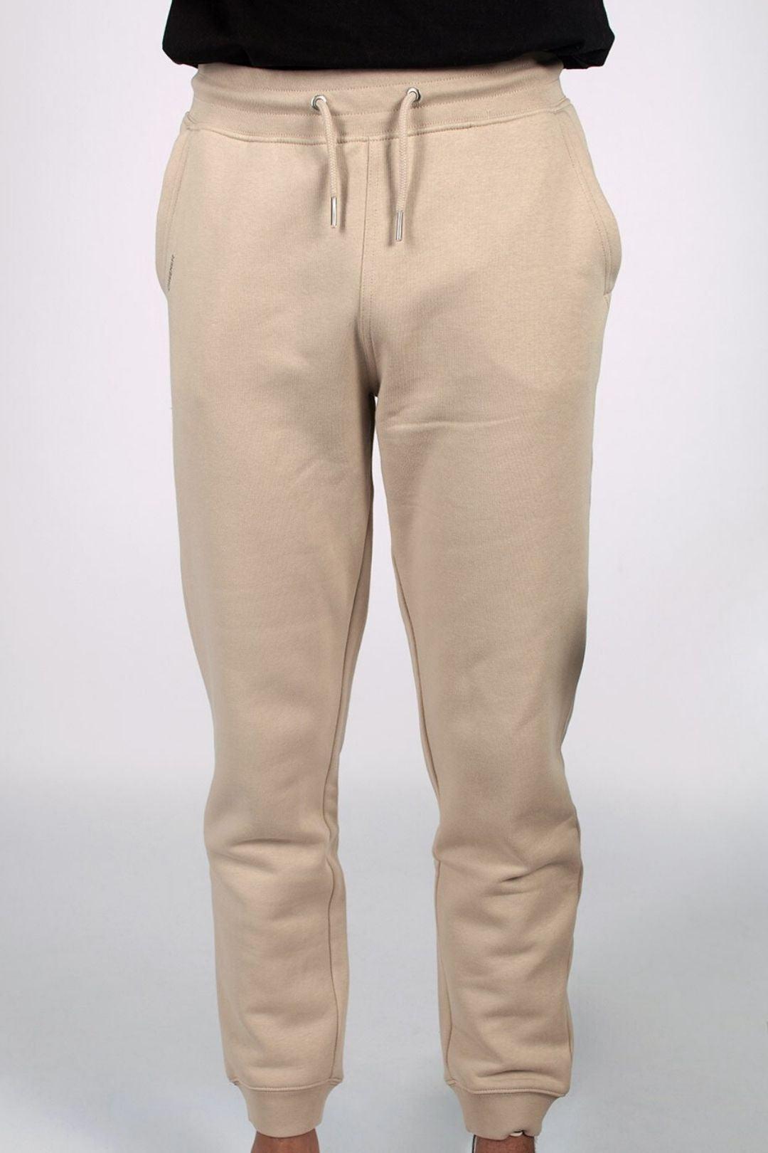 pantalon-mezcla-algodon-reciclado-poliester-reciclado-arena-Greener-01