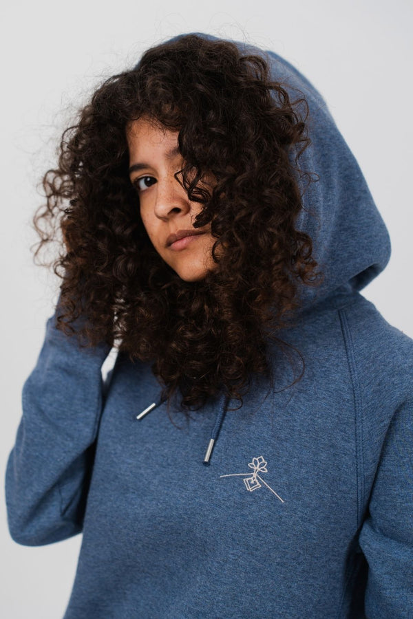 sudadera-capucha-mezcla-algodon-organico-poliester-reciclado-azul-Greener-04