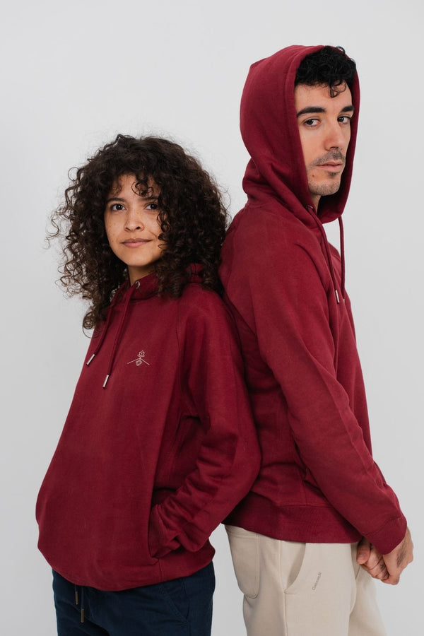 sudadera-capucha-mezcla-algodon-organico-poliester-reciclado-burdeos-Greener-01