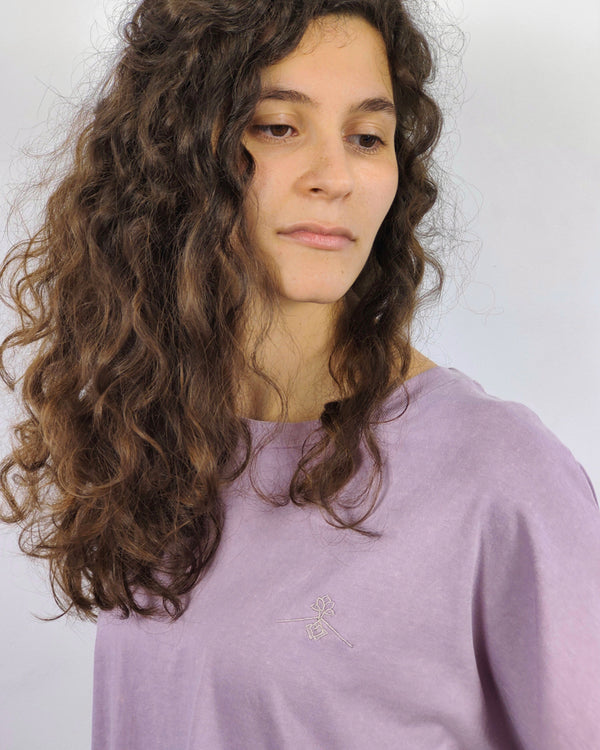 Camiseta oversize manga murciélago - Piedra Lila